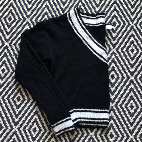 super cute cropped sweater - Picture 2 of 3